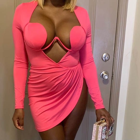 Dresses & Skirts - Pink Short Dress
